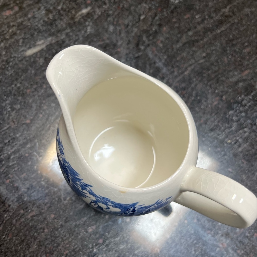 Wedgewood Countryside Antique Blue and White Porcelain Creamer - Picture 3 of 7